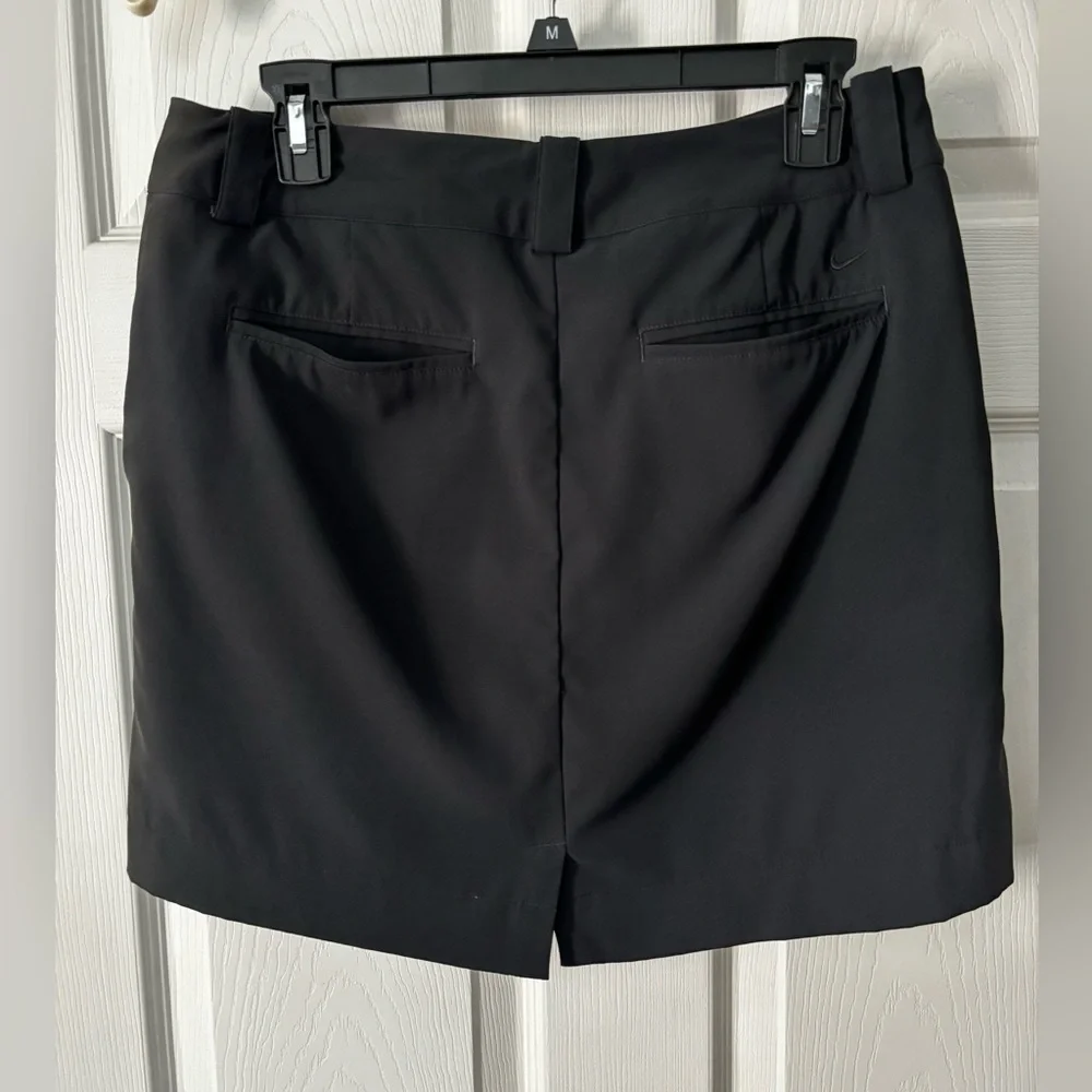 Nike Golf Black DriFit Skort Skirt Size 6 Pockets Athletic EUC